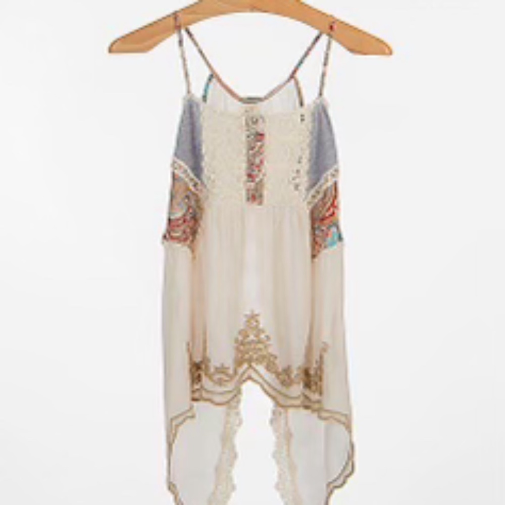 Gimmicks by BKE Sleeveless Embroidered Top Size M NWOT